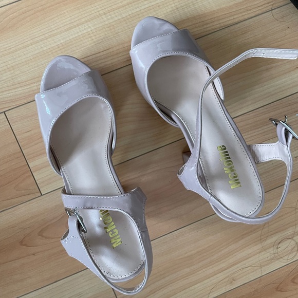 Heels - Picture 2 of 4